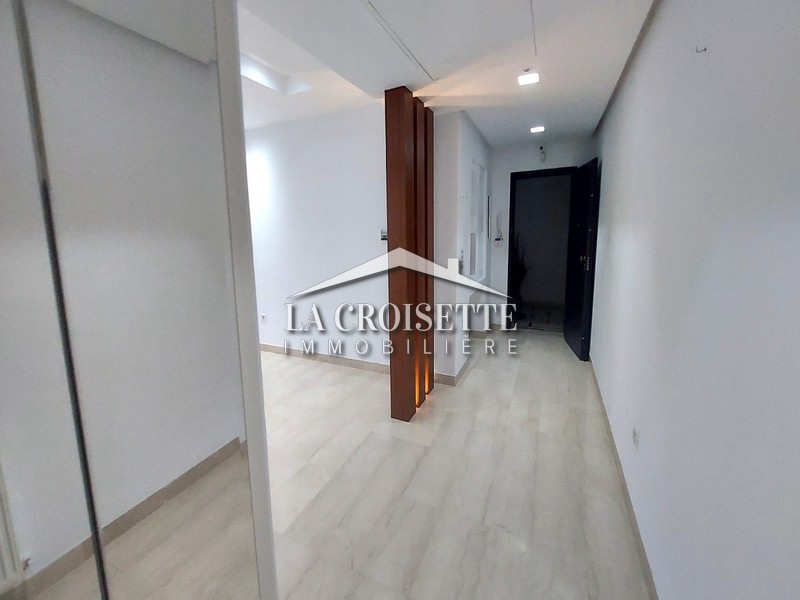 Appartement S+3 avec jardin et piscine à La Soukra 